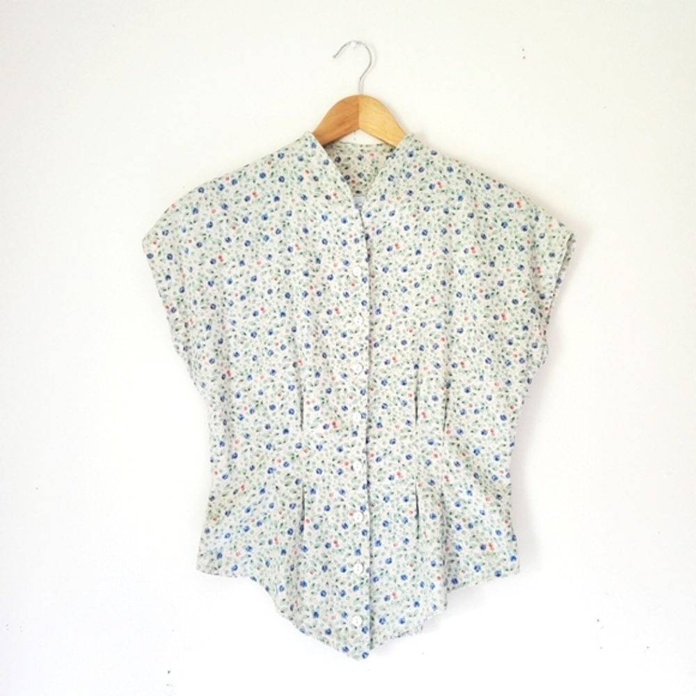 🇨🇦 Vintage Ditsy Floral Fitted Blouse Size S